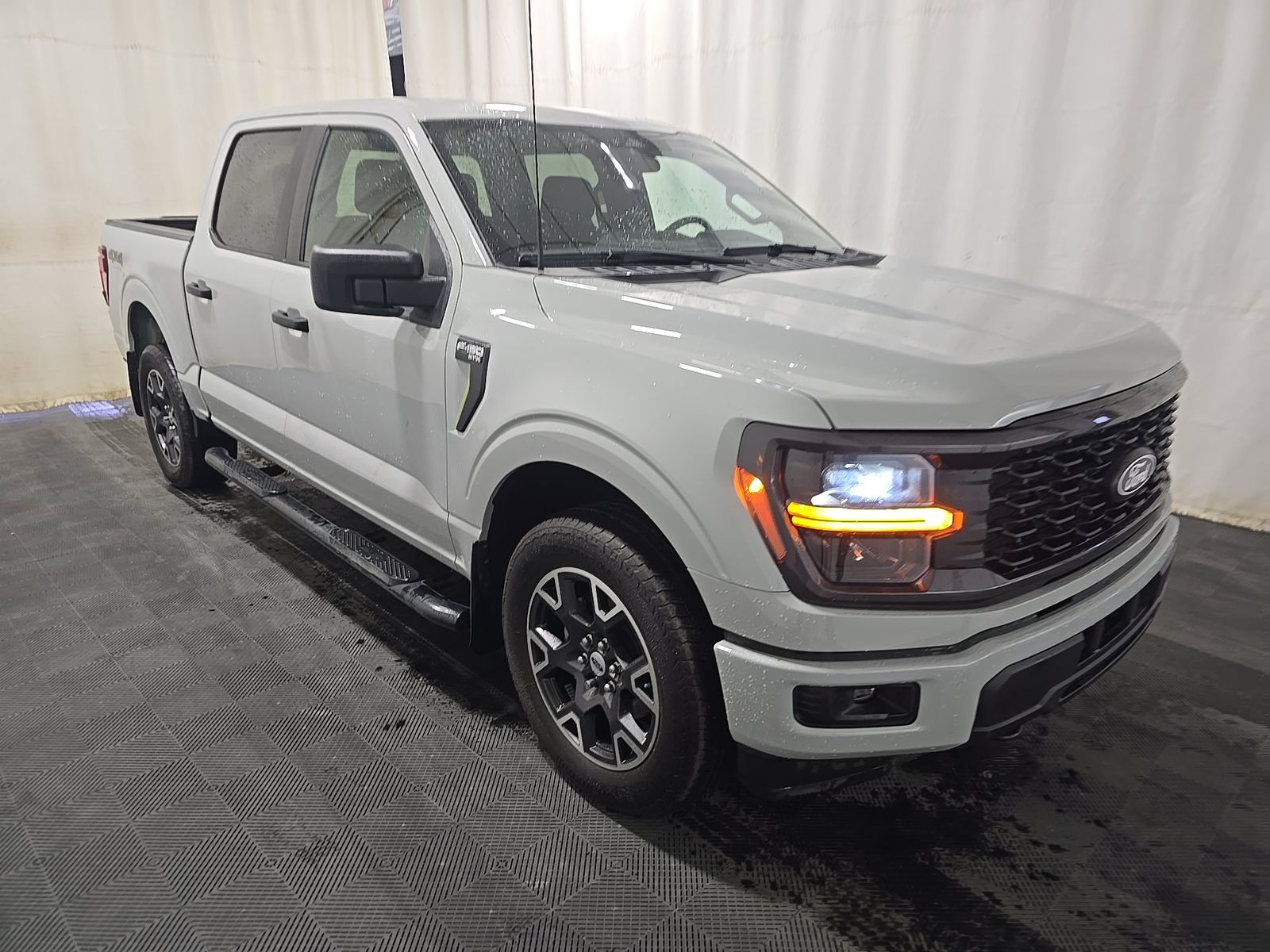 FORD F-150 - 4