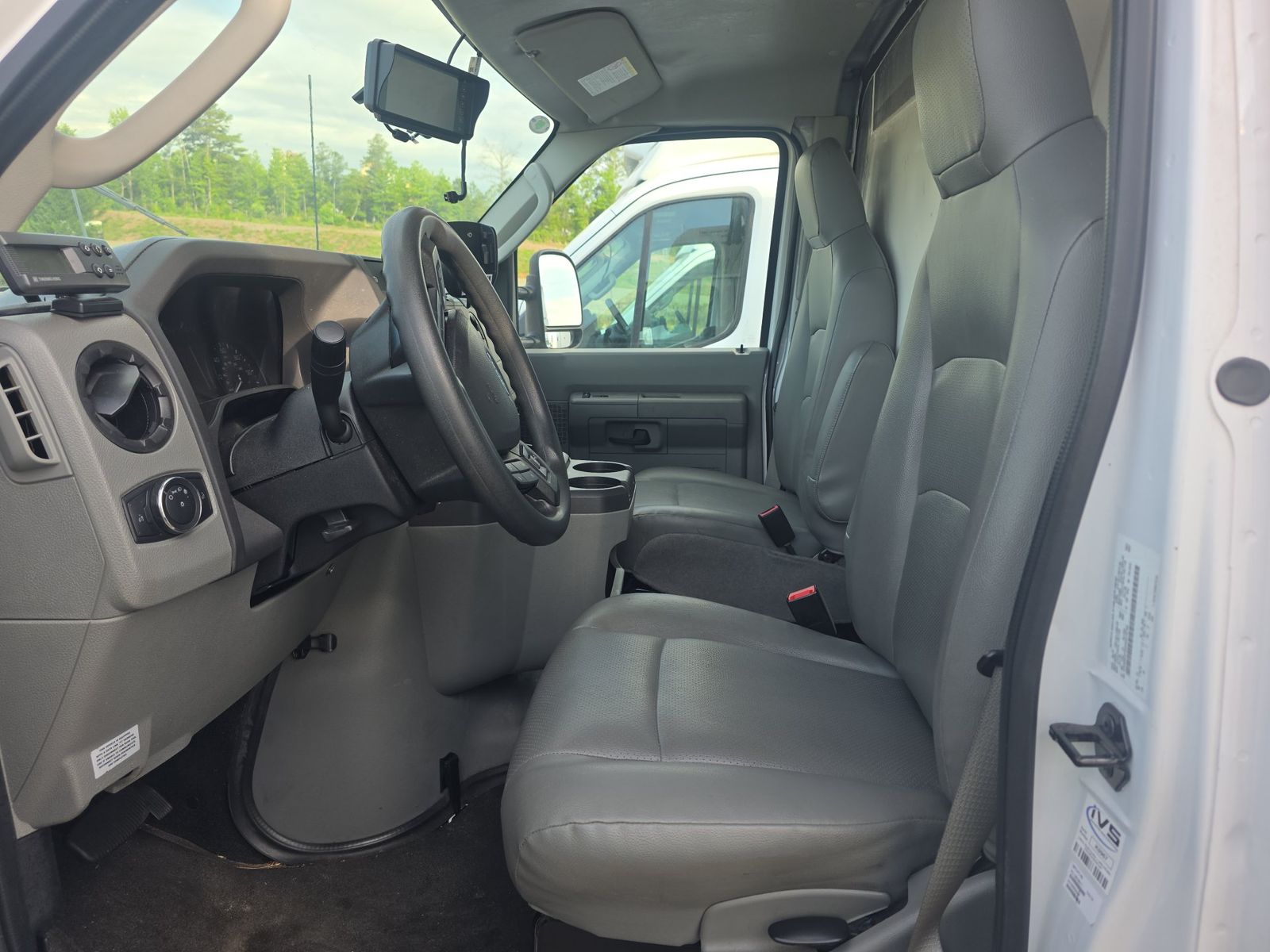FORD E-350 - 8