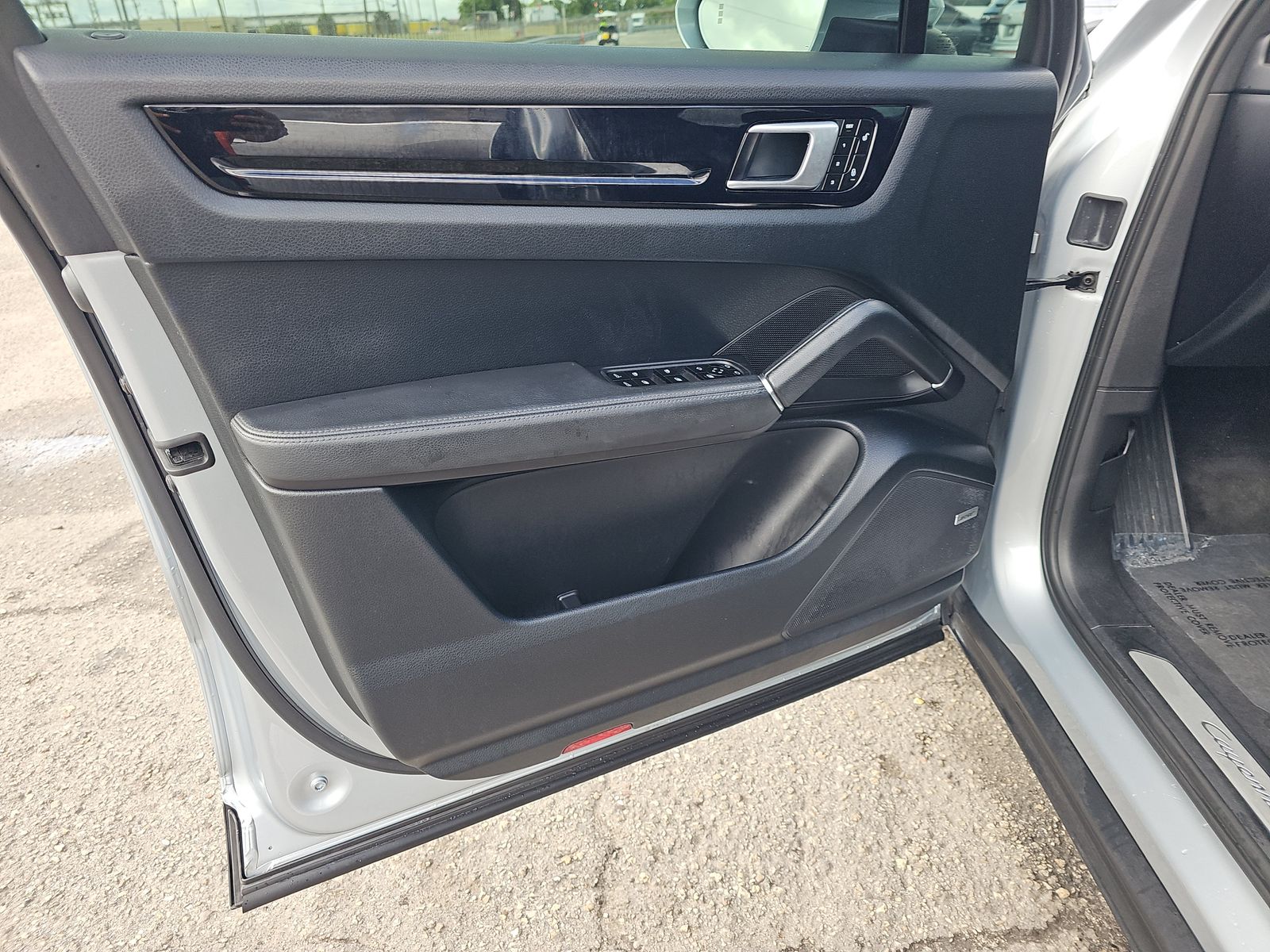PORSCHE CAYENNE - 4
