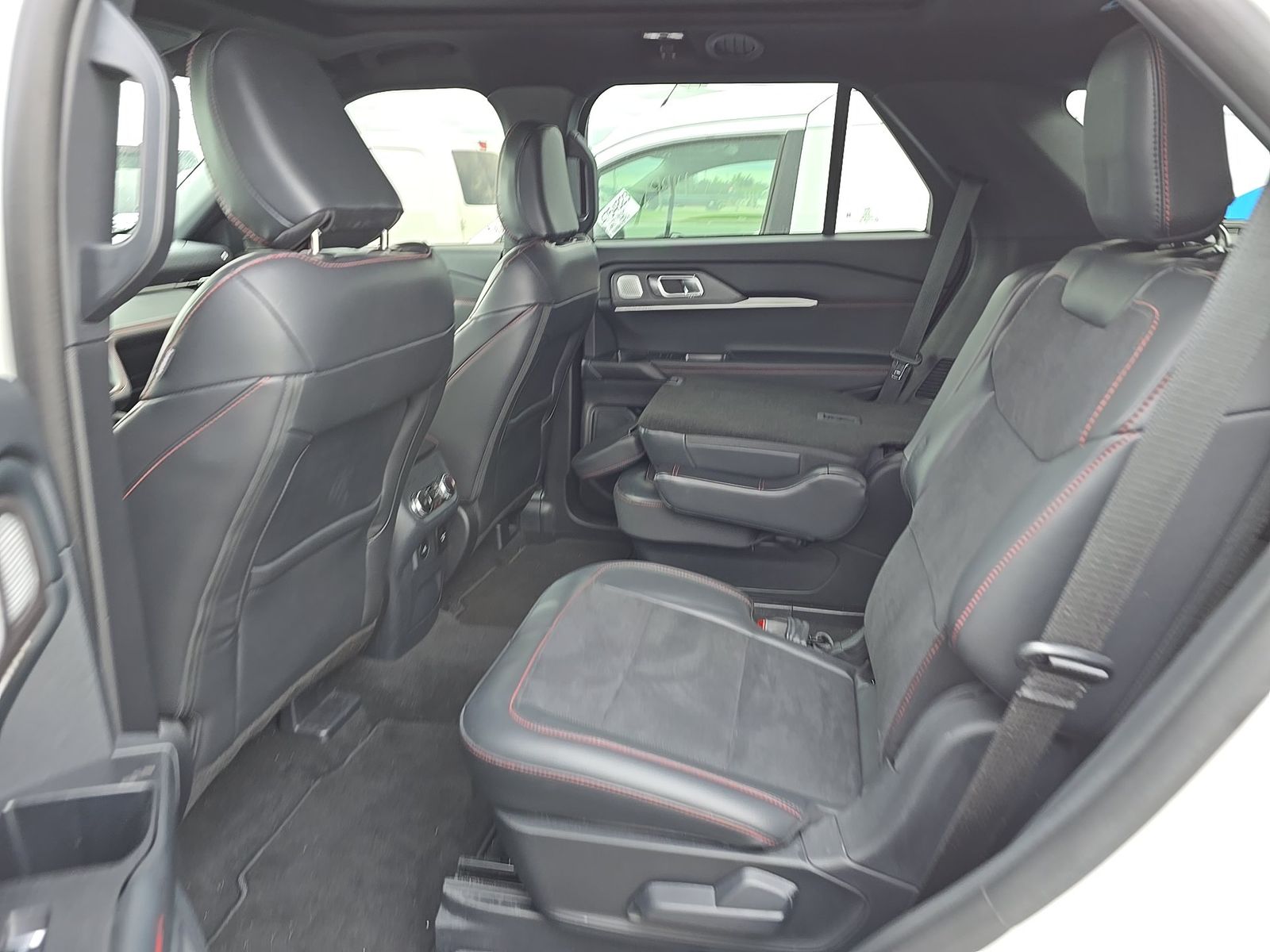 2025 Ford Explorer ST AWD