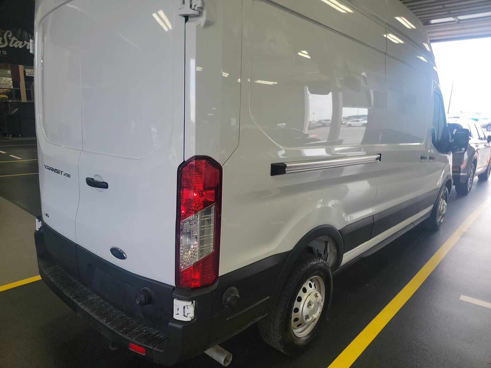 FORD TRANSIT 250 - 5