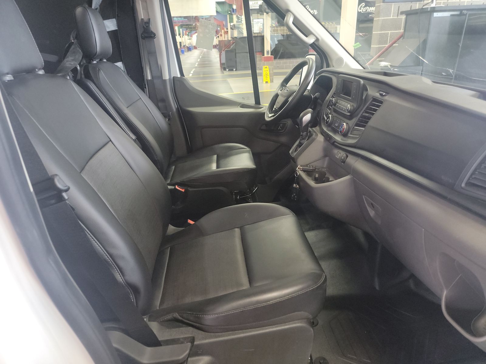 FORD TRANSIT 250 - 9