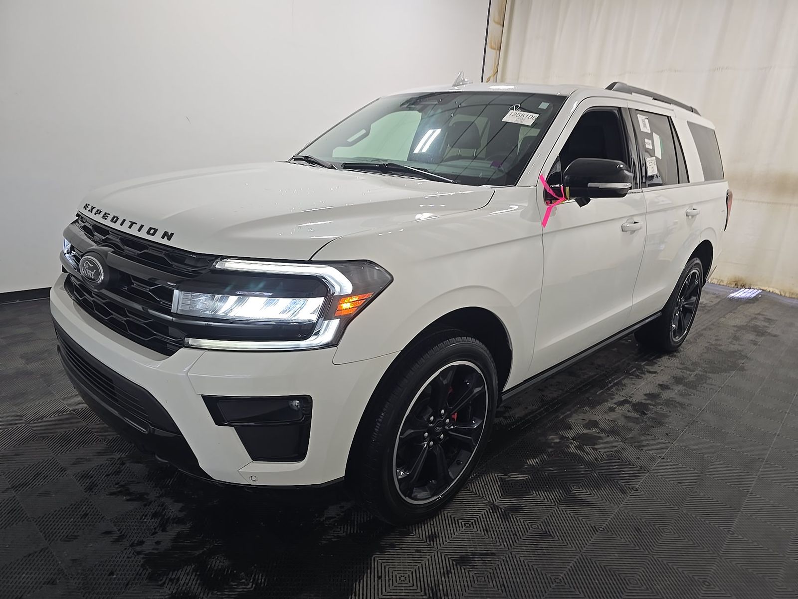 FORD EXPEDITION - 1
