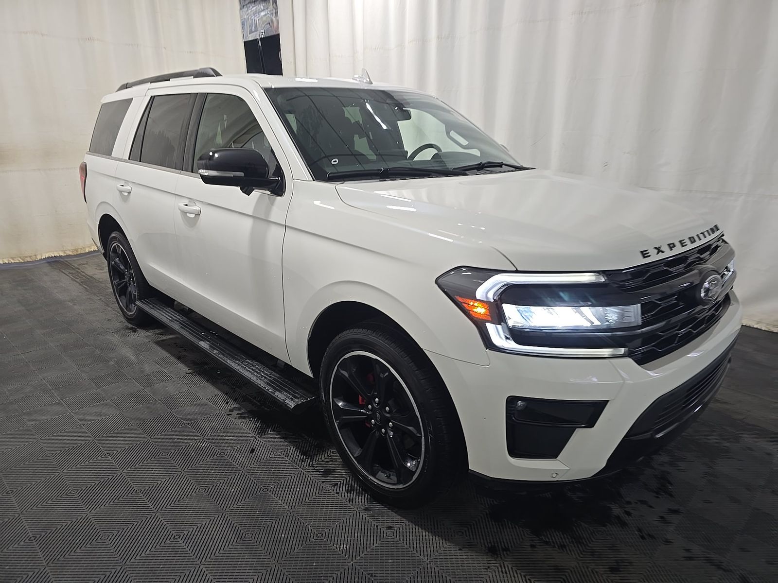 FORD EXPEDITION - 4