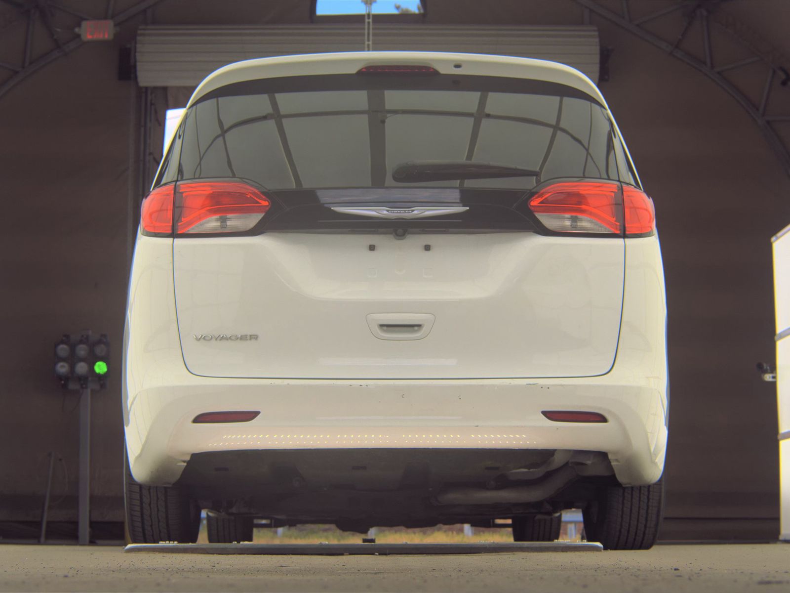 CHRYSLER VOYAGER - 8