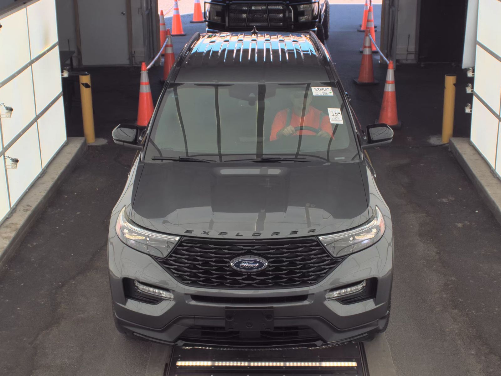 FORD EXPLORER - 3