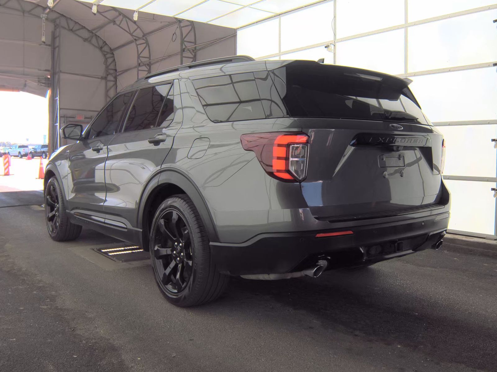 FORD EXPLORER - 9