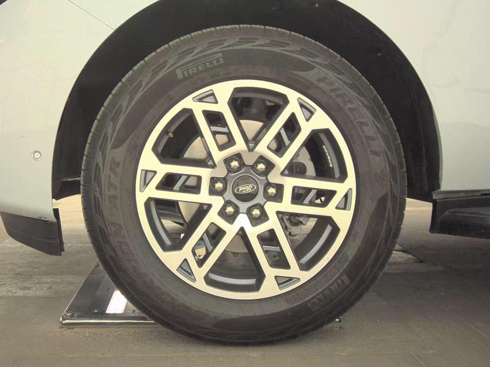 FORD EXPEDITION - 10
