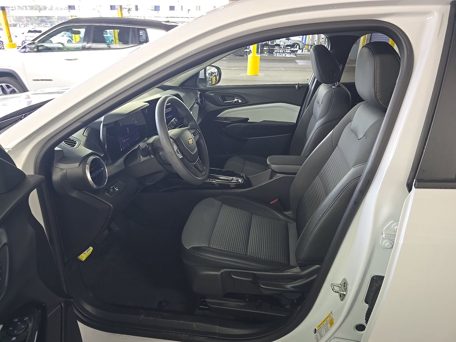 CHEVROLET TRAX - 8