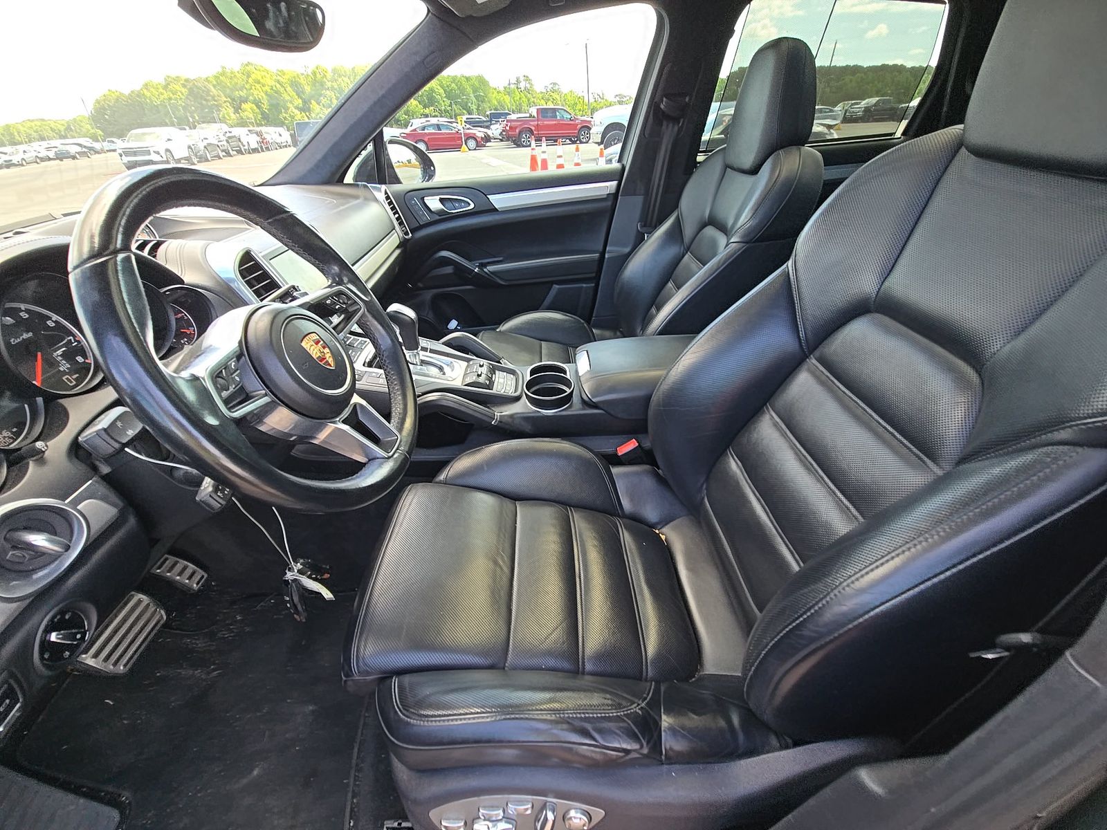 PORSCHE CAYENNE - 8