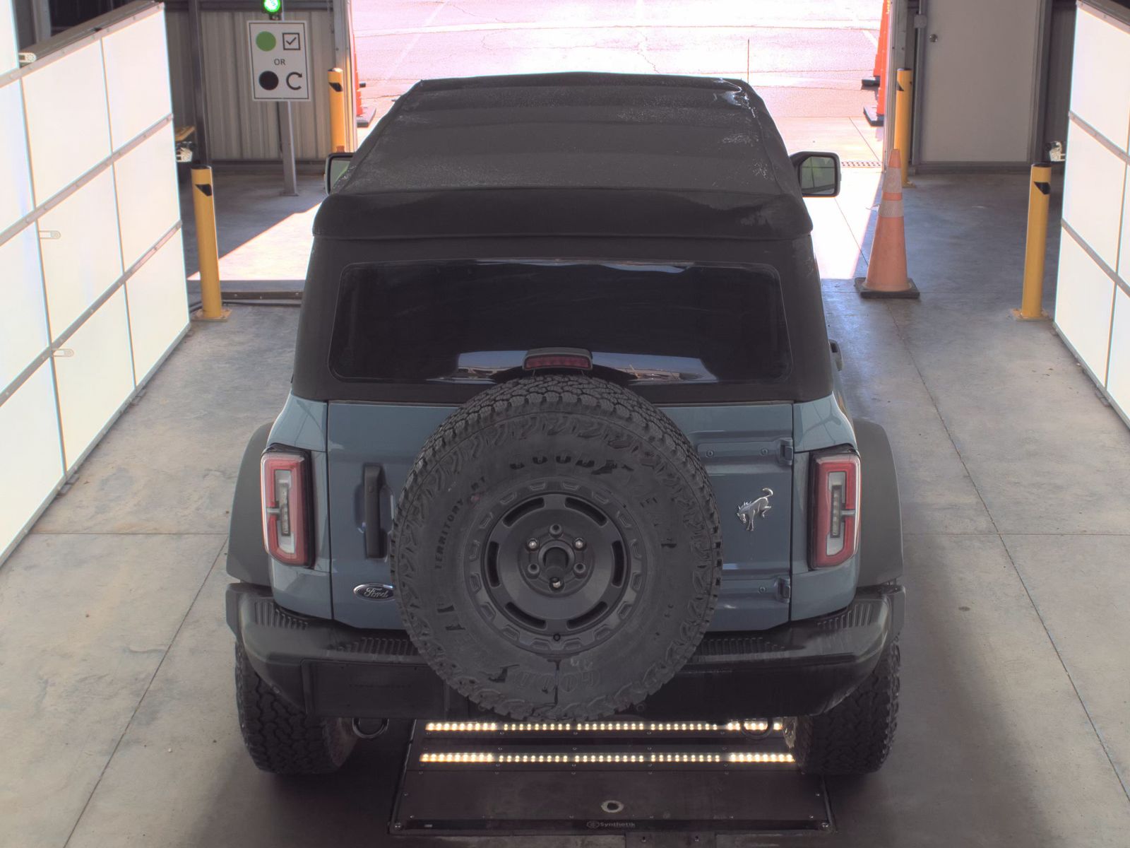 FORD BRONCO - 7