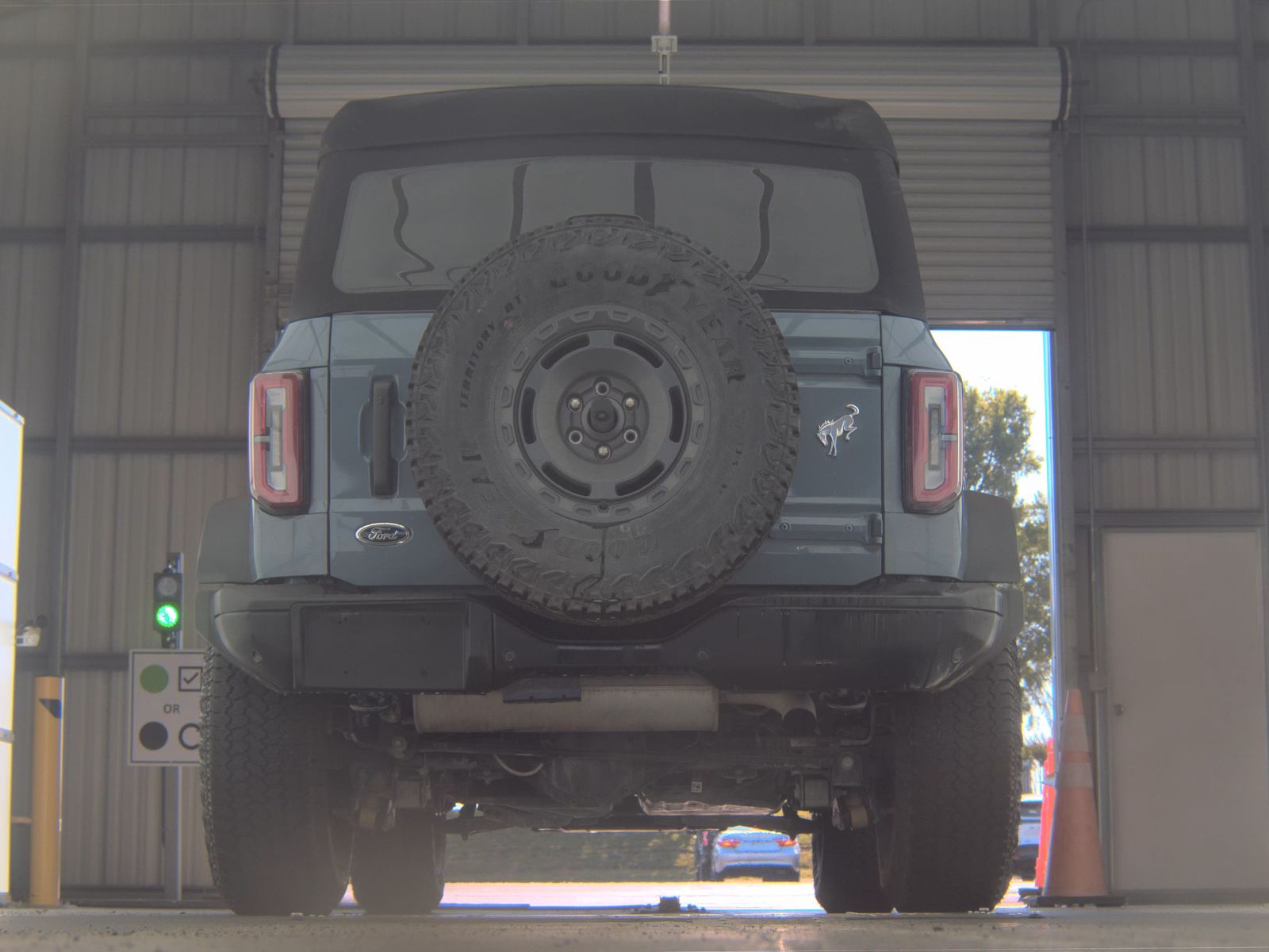 FORD BRONCO - 8