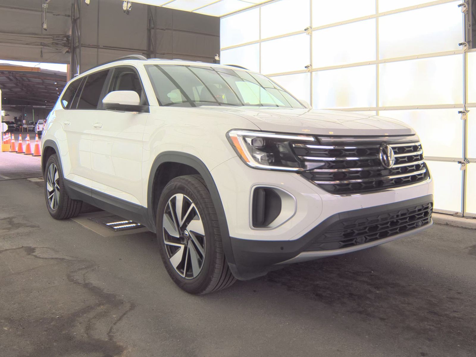 2025 Volkswagen Atlas 2.0T SE FWD