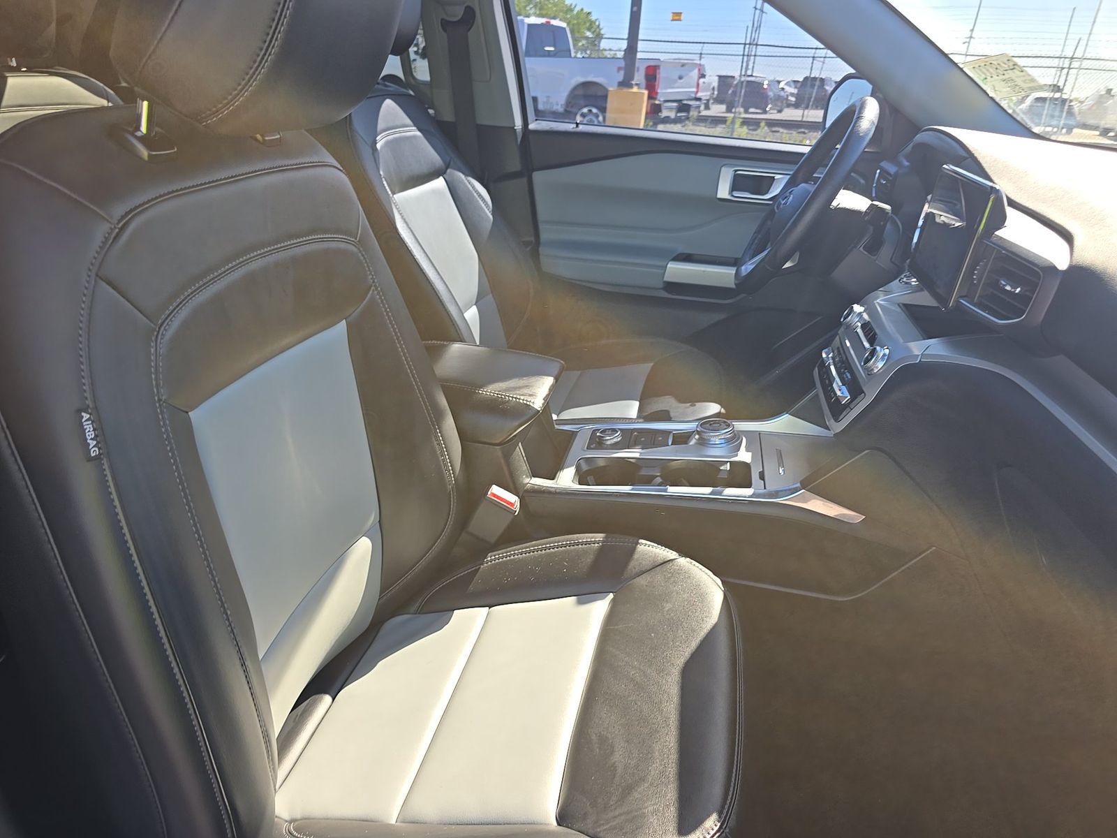 FORD EXPLORER - 9