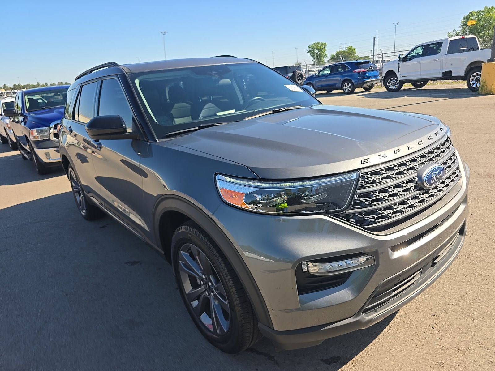FORD EXPLORER - 4