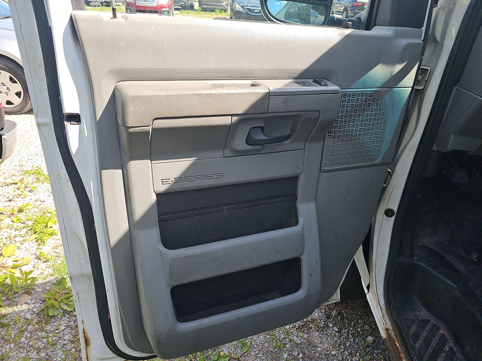 NISSAN VERSA - 10