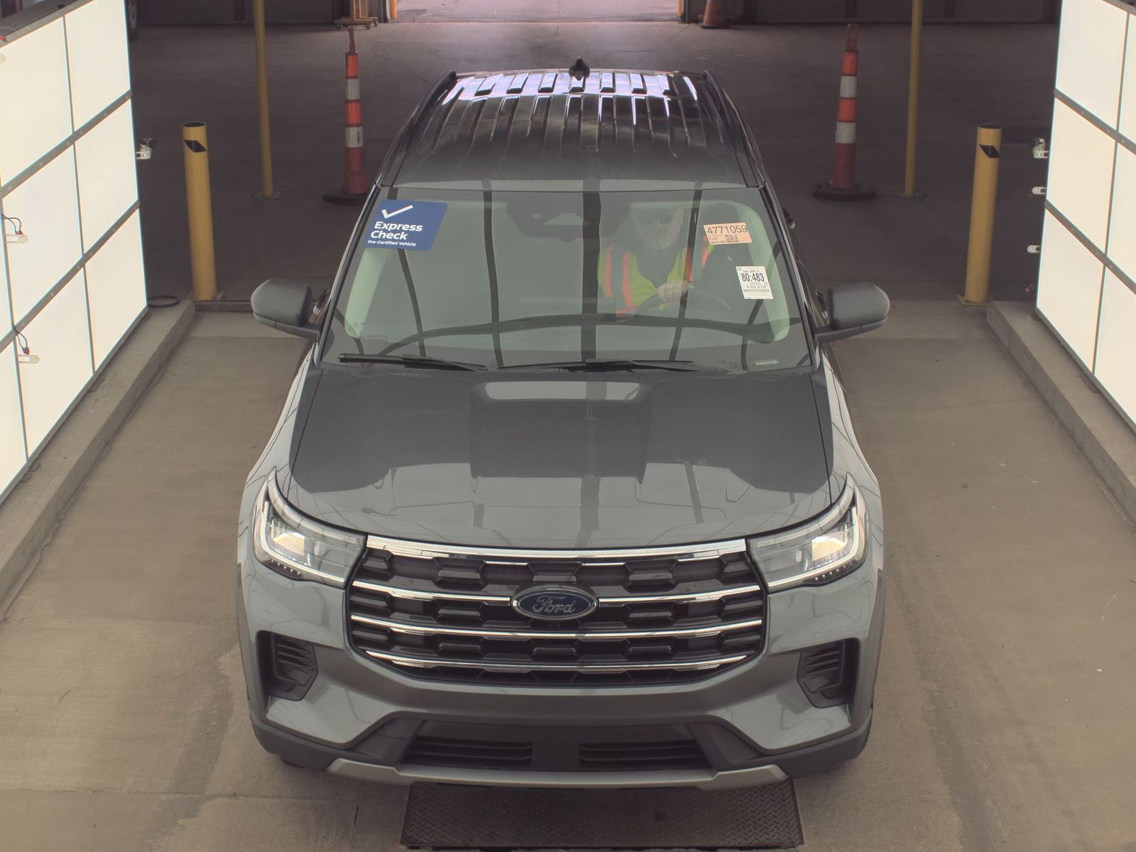FORD EXPLORER - 3