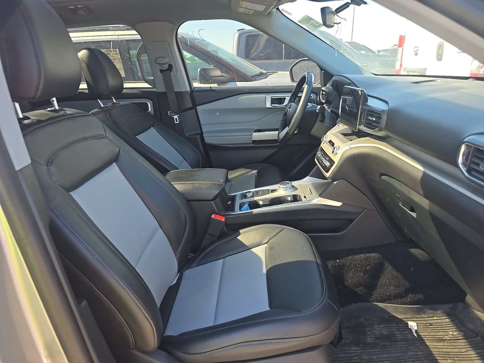 FORD EXPLORER - 9