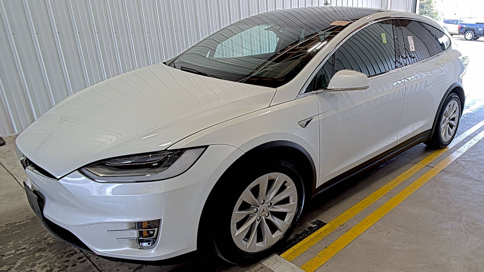 TESLA MODEL X - 1
