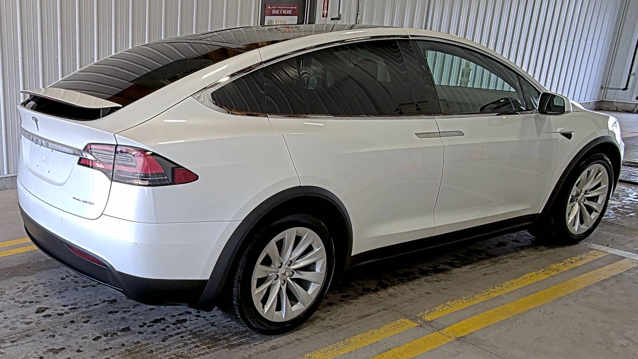TESLA MODEL X - 5