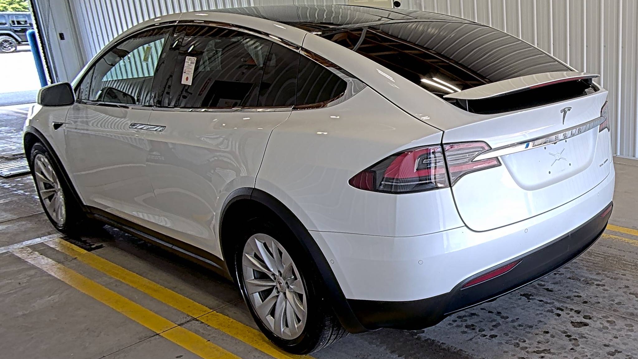TESLA MODEL X - 7