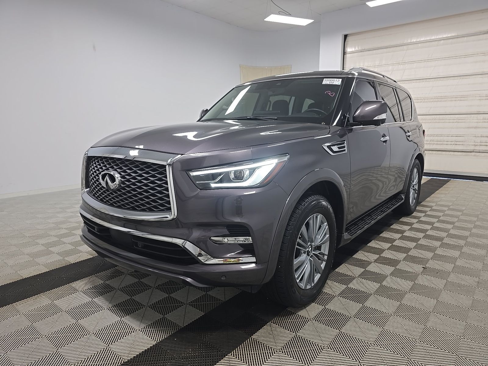 2024 INFINITI QX80 Luxe's photo