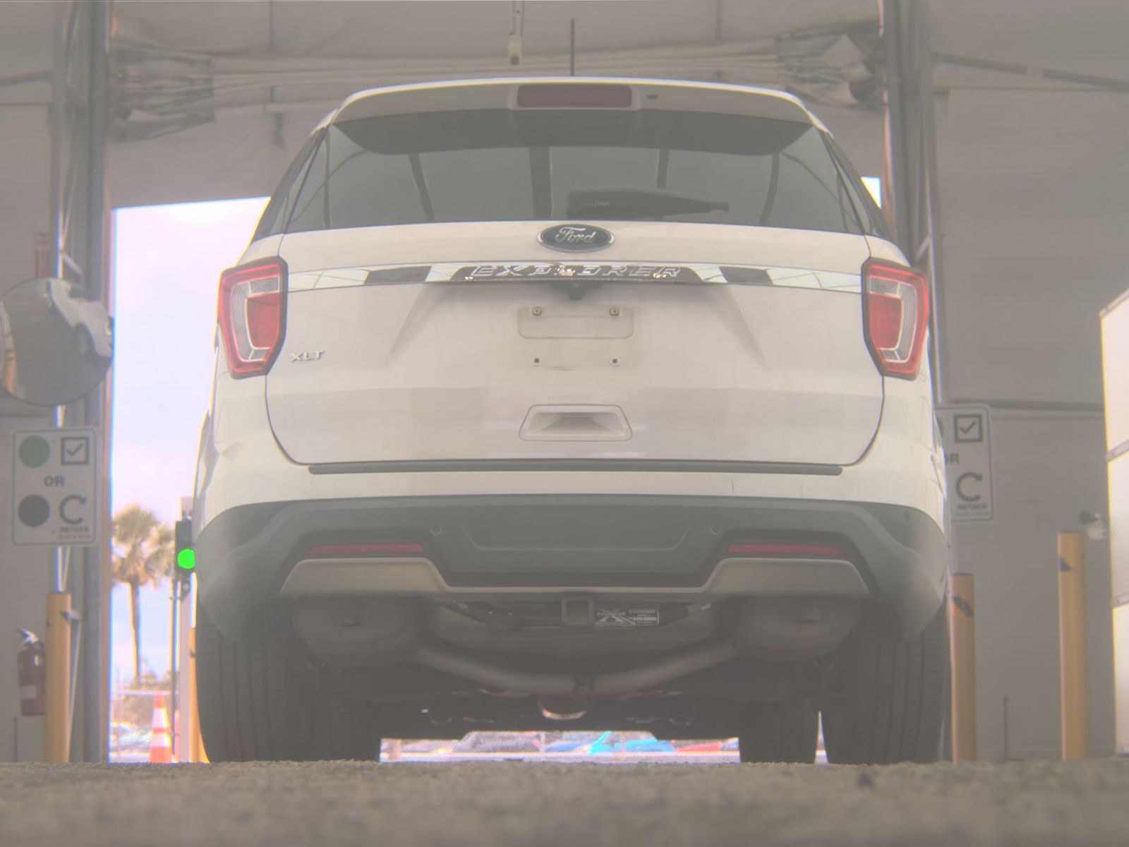 FORD EXPLORER - 8