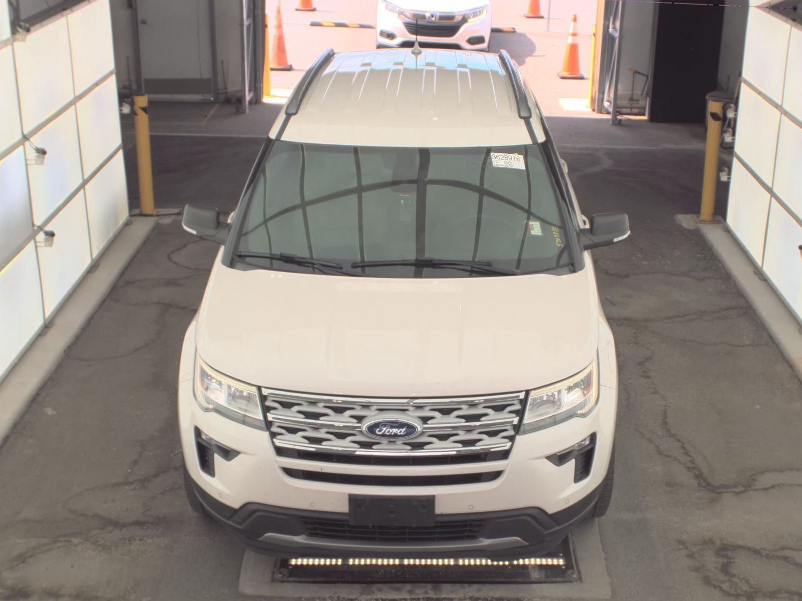 FORD EXPLORER - 3