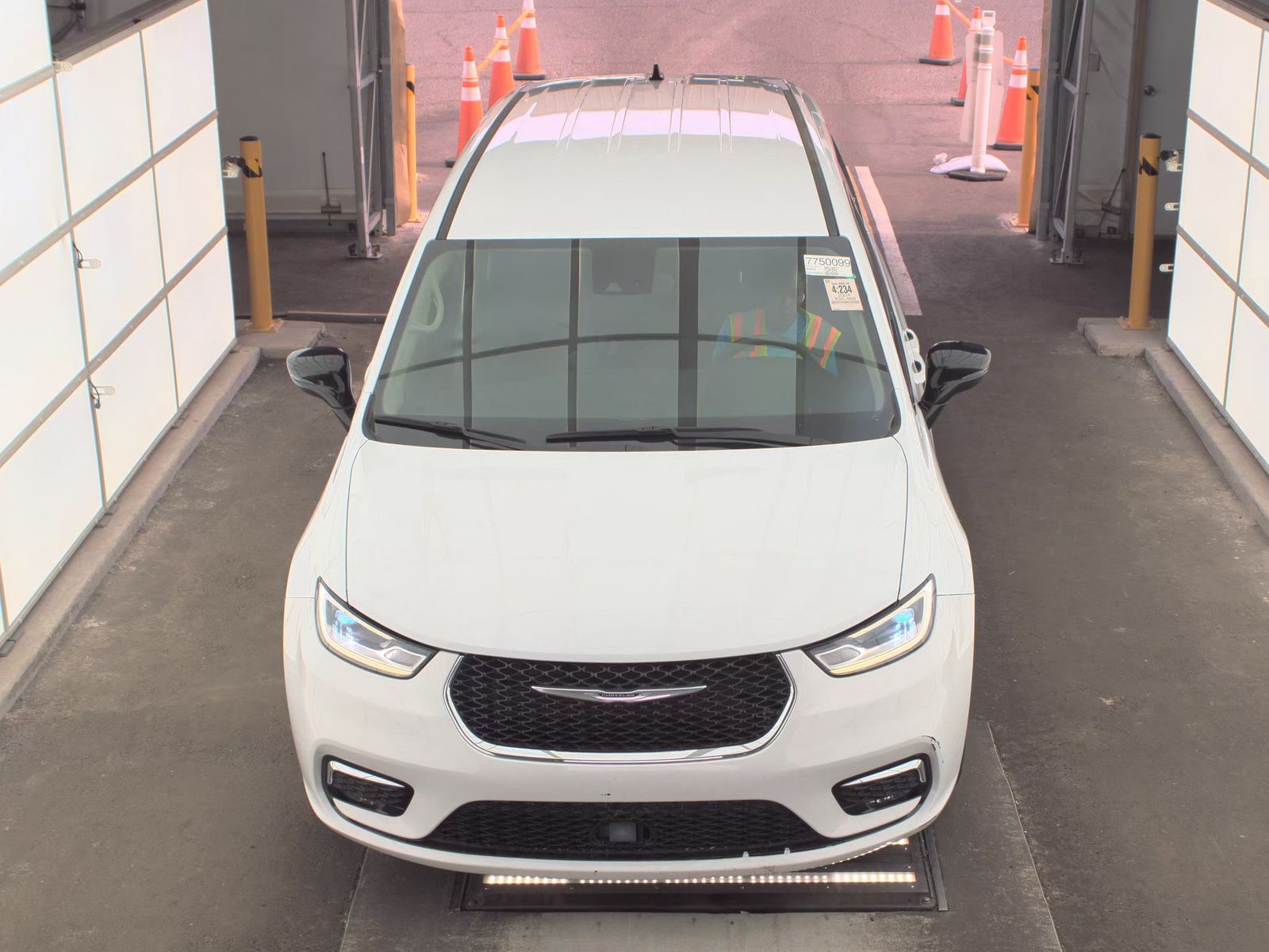 CHRYSLER PACIFICA - 3