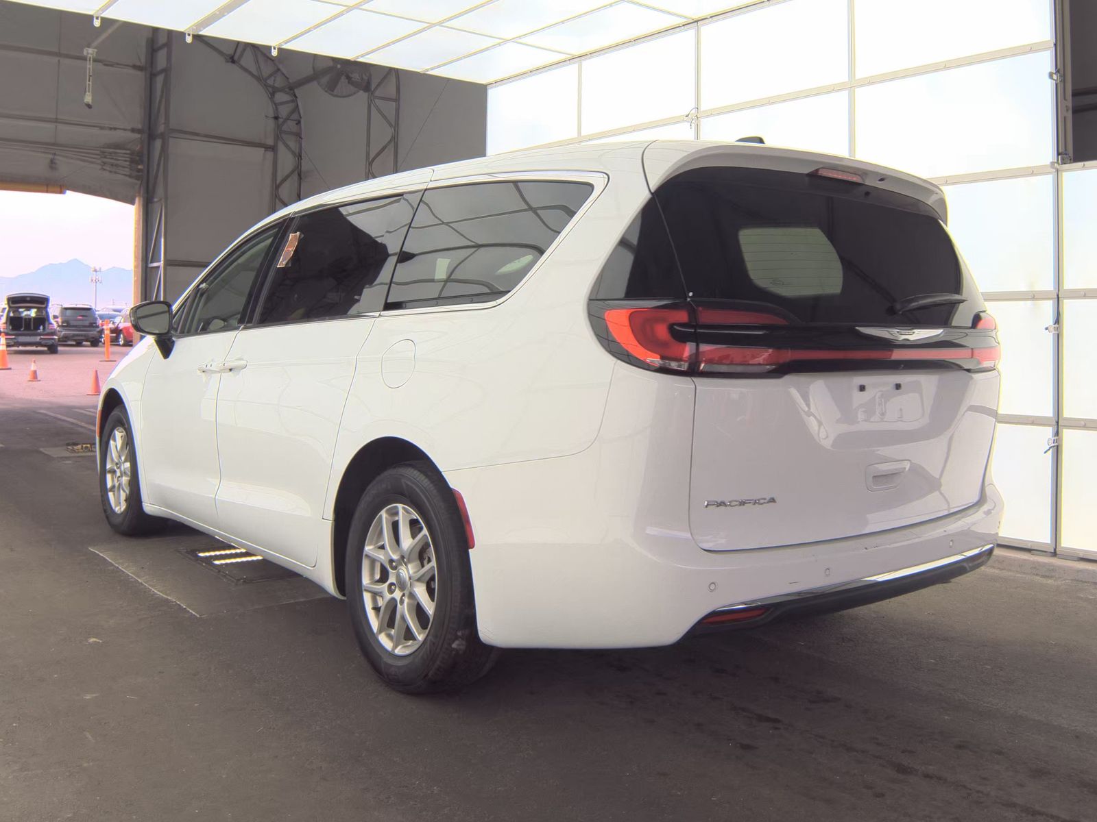 CHRYSLER PACIFICA - 9