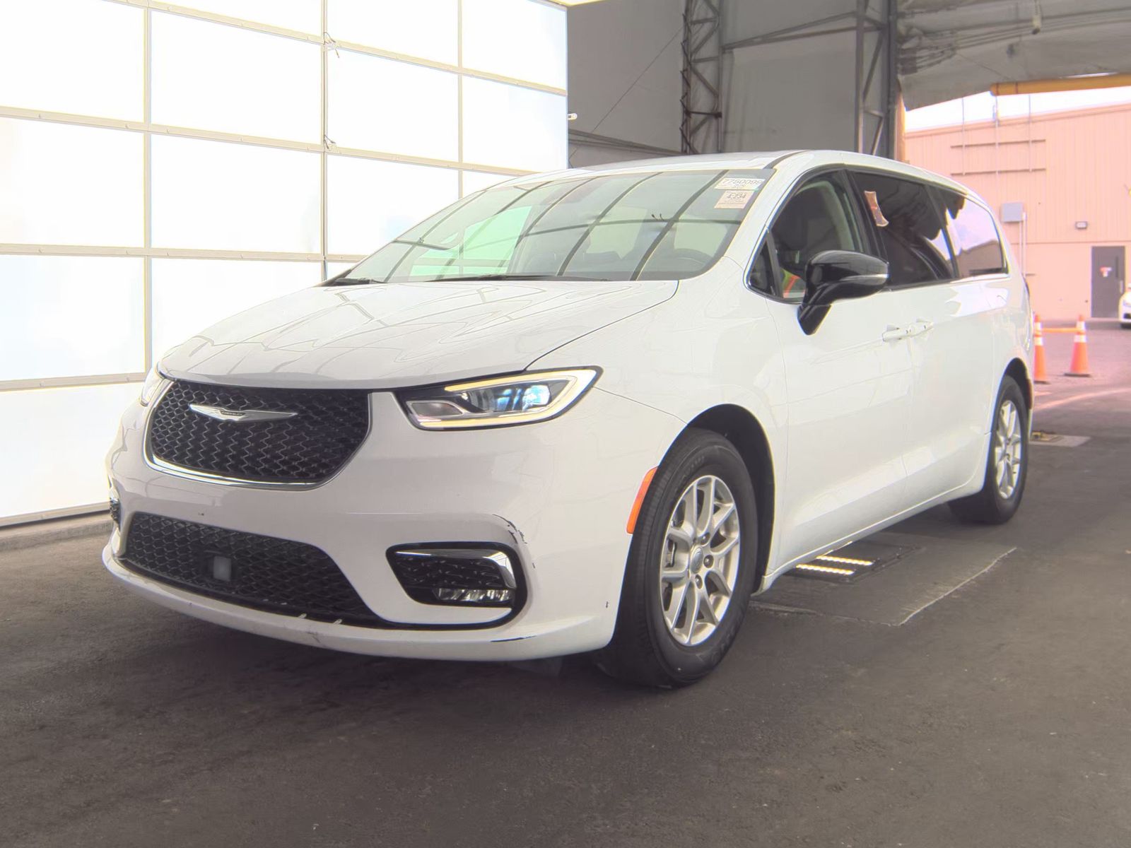 CHRYSLER PACIFICA - 1