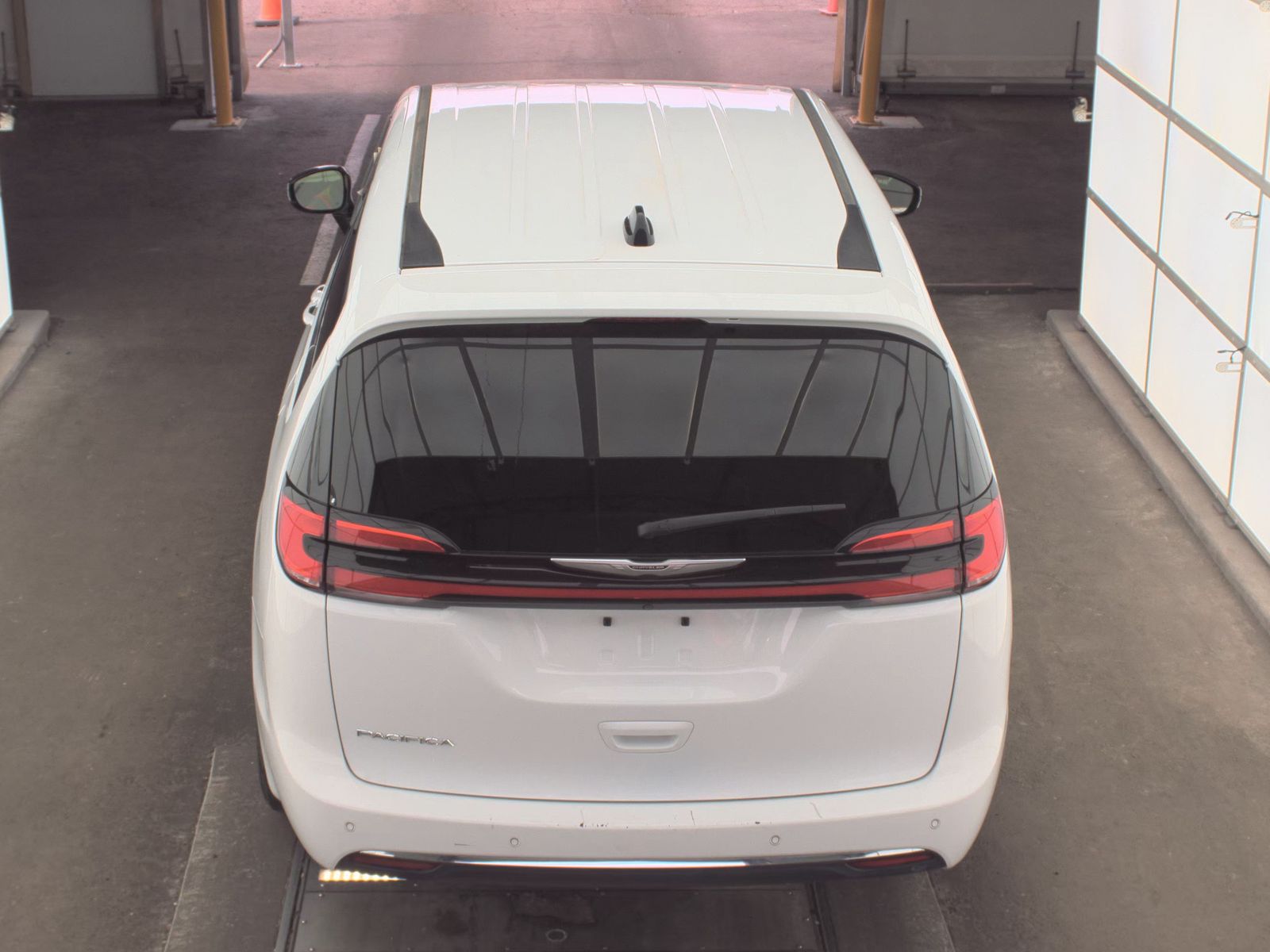 CHRYSLER PACIFICA - 7