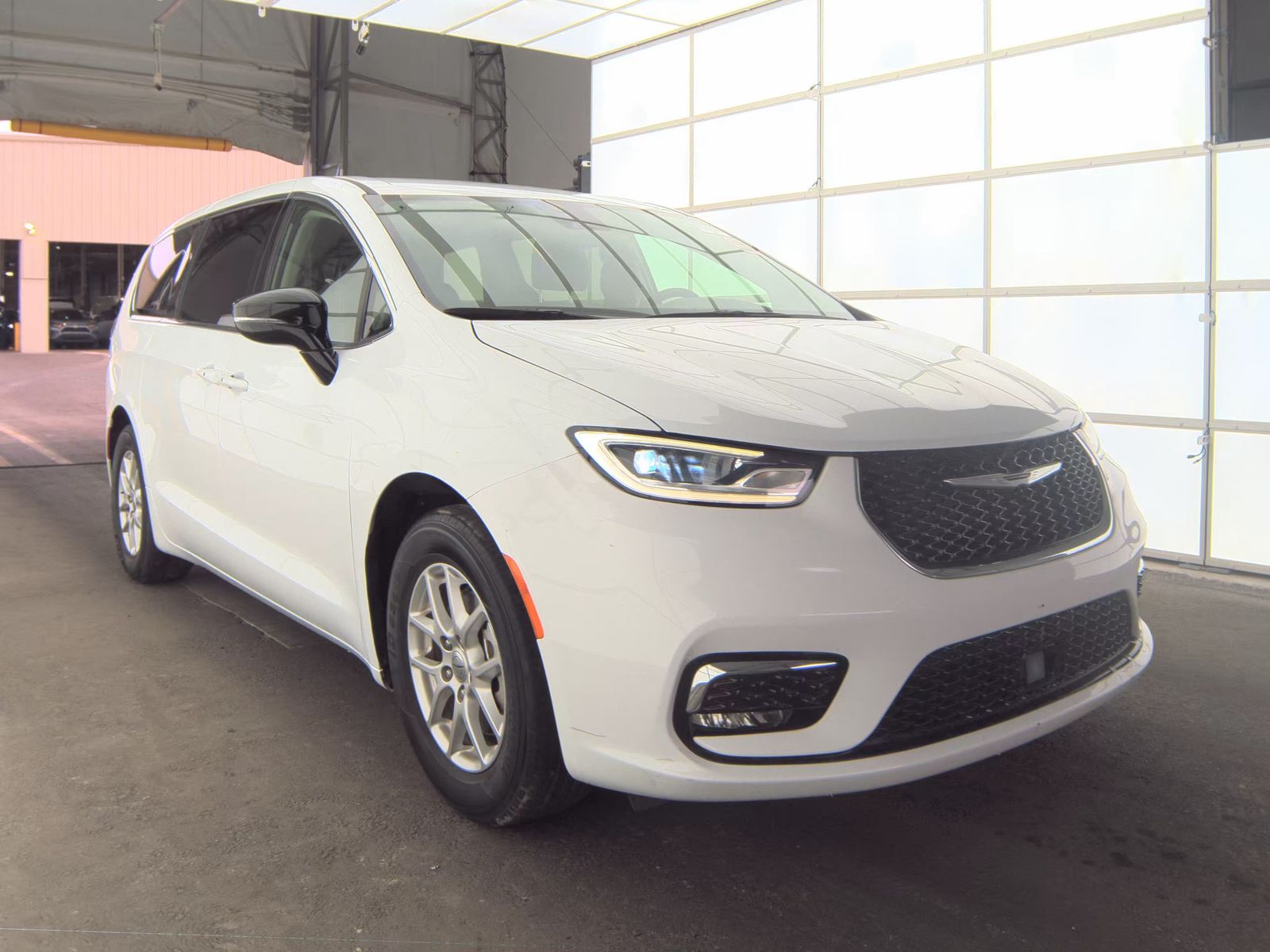 CHRYSLER PACIFICA - 5