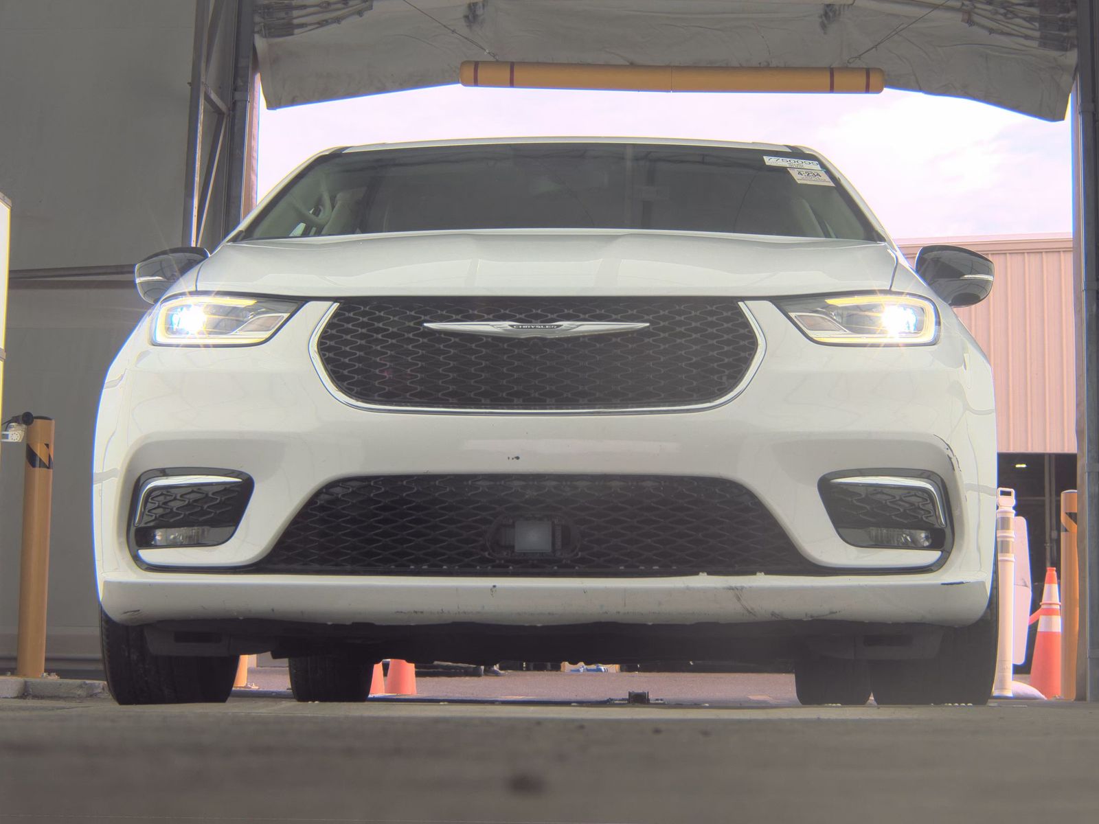 CHRYSLER PACIFICA - 4