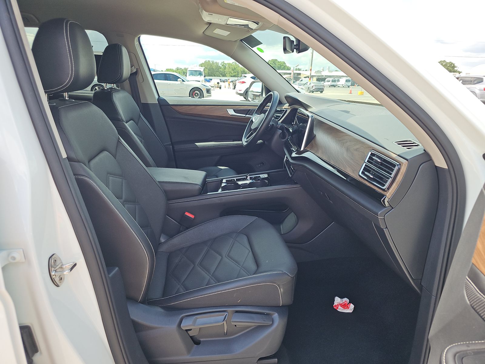 2025 Volkswagen Atlas 2.0T SE FWD