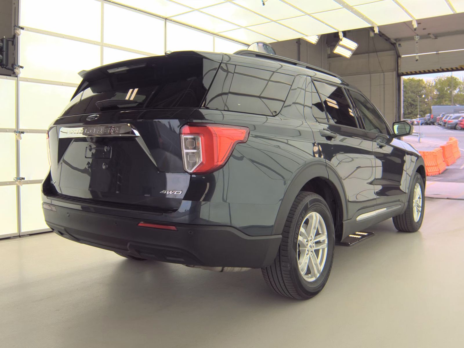 FORD EXPLORER - 6