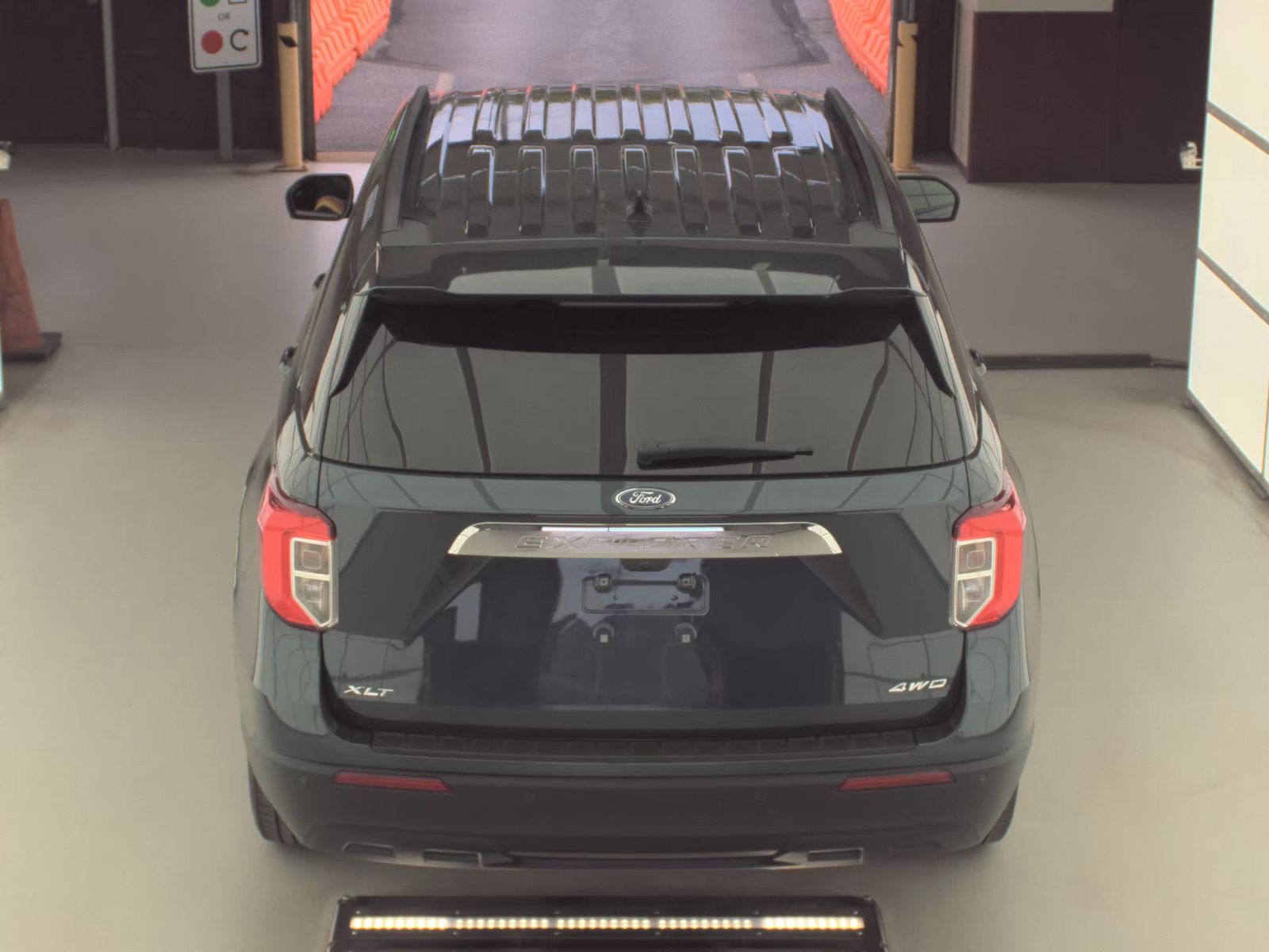 FORD EXPLORER - 7