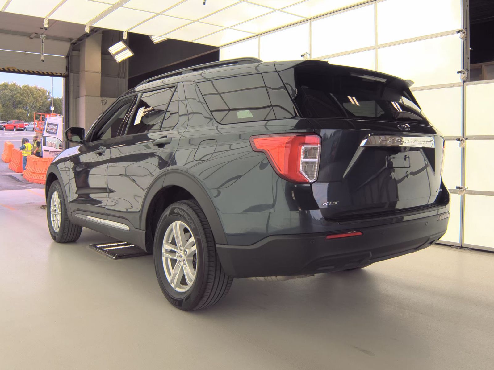 FORD EXPLORER - 9