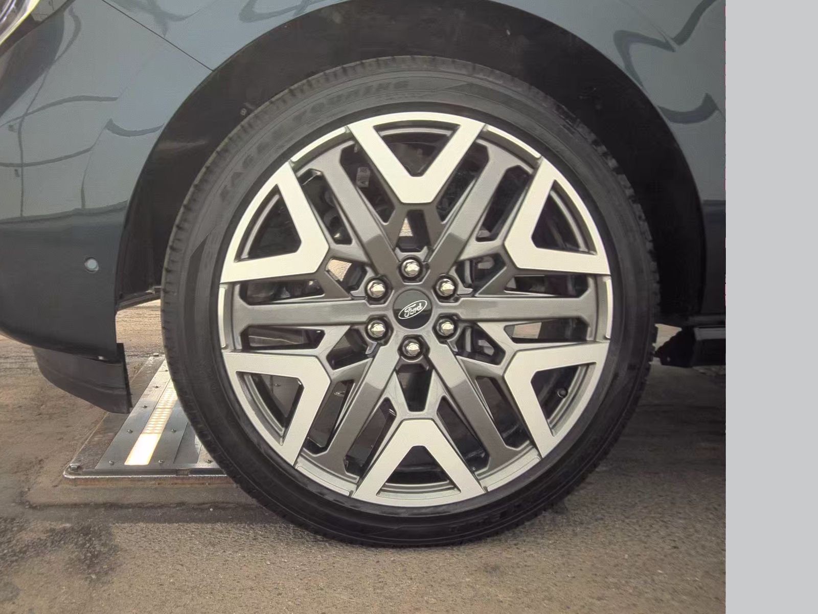 FORD EXPEDITION - 10