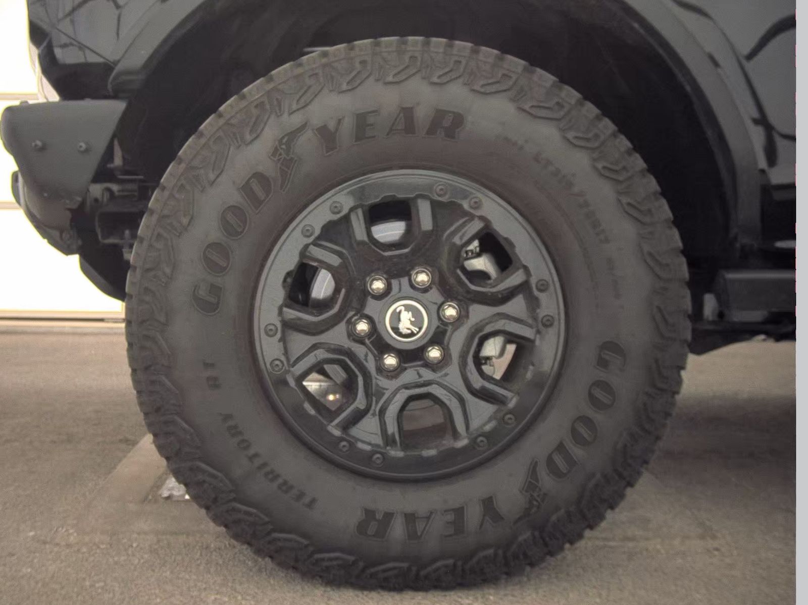 FORD BRONCO - 10