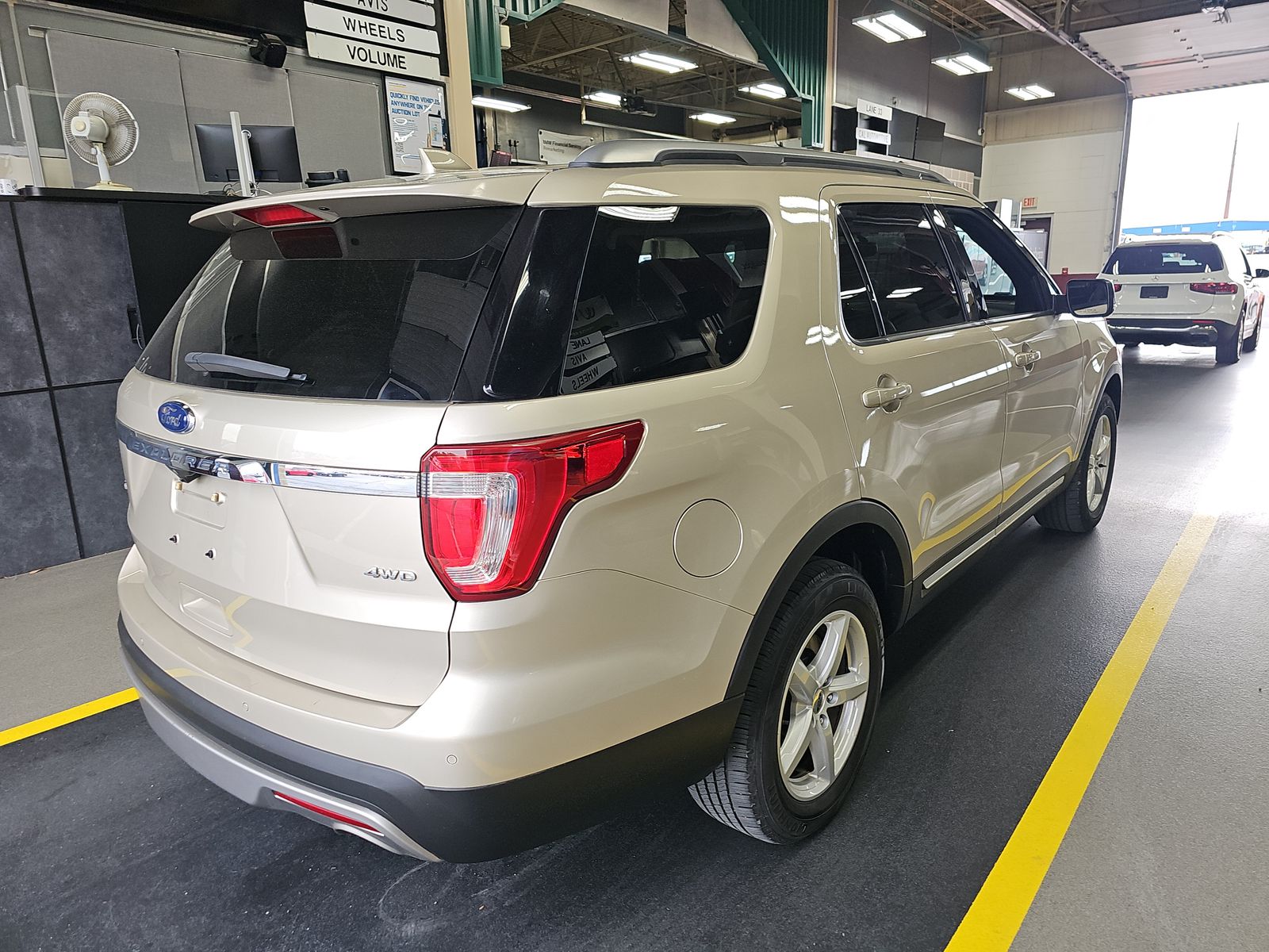 FORD EXPLORER - 5