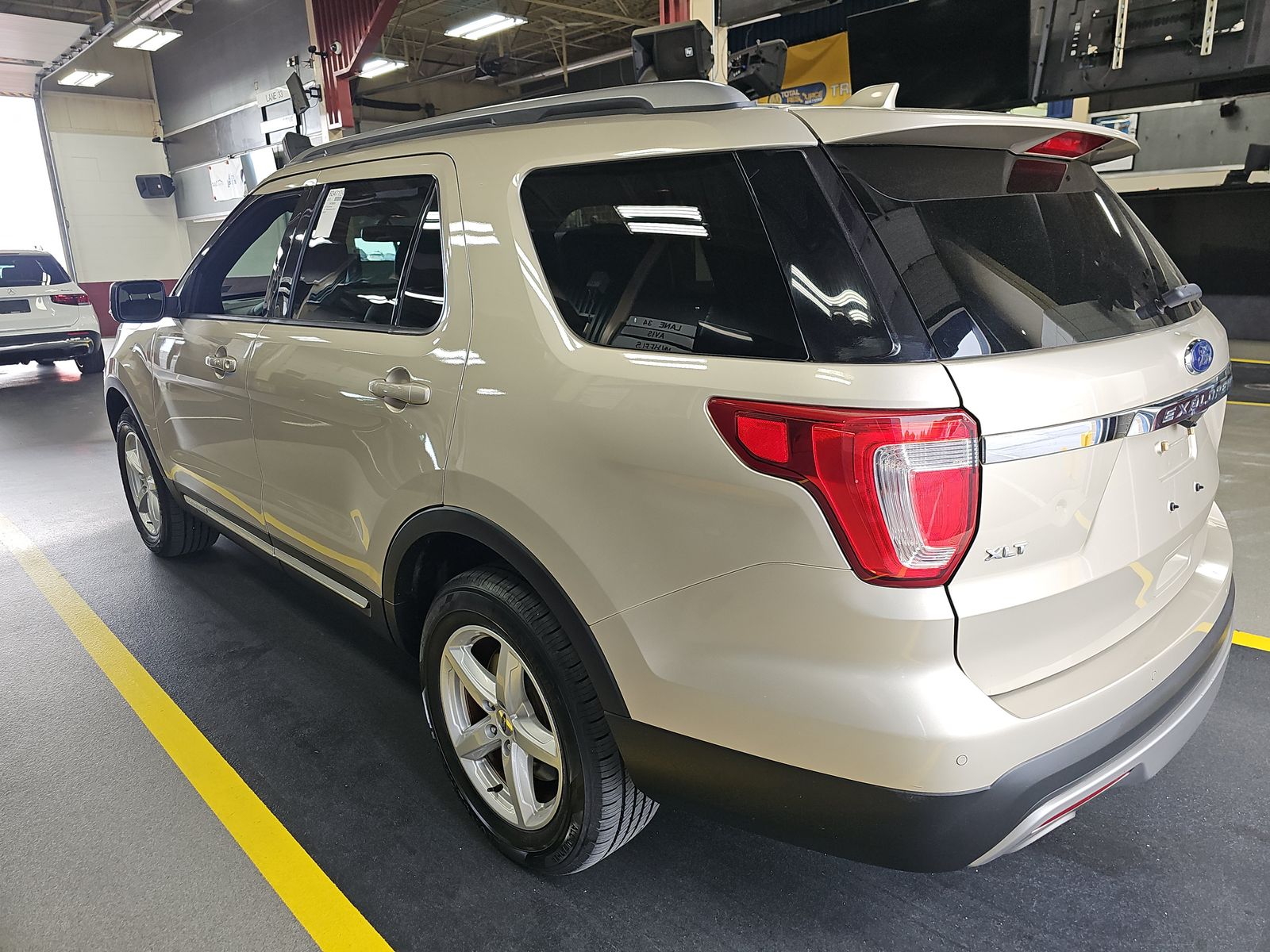 FORD EXPLORER - 7