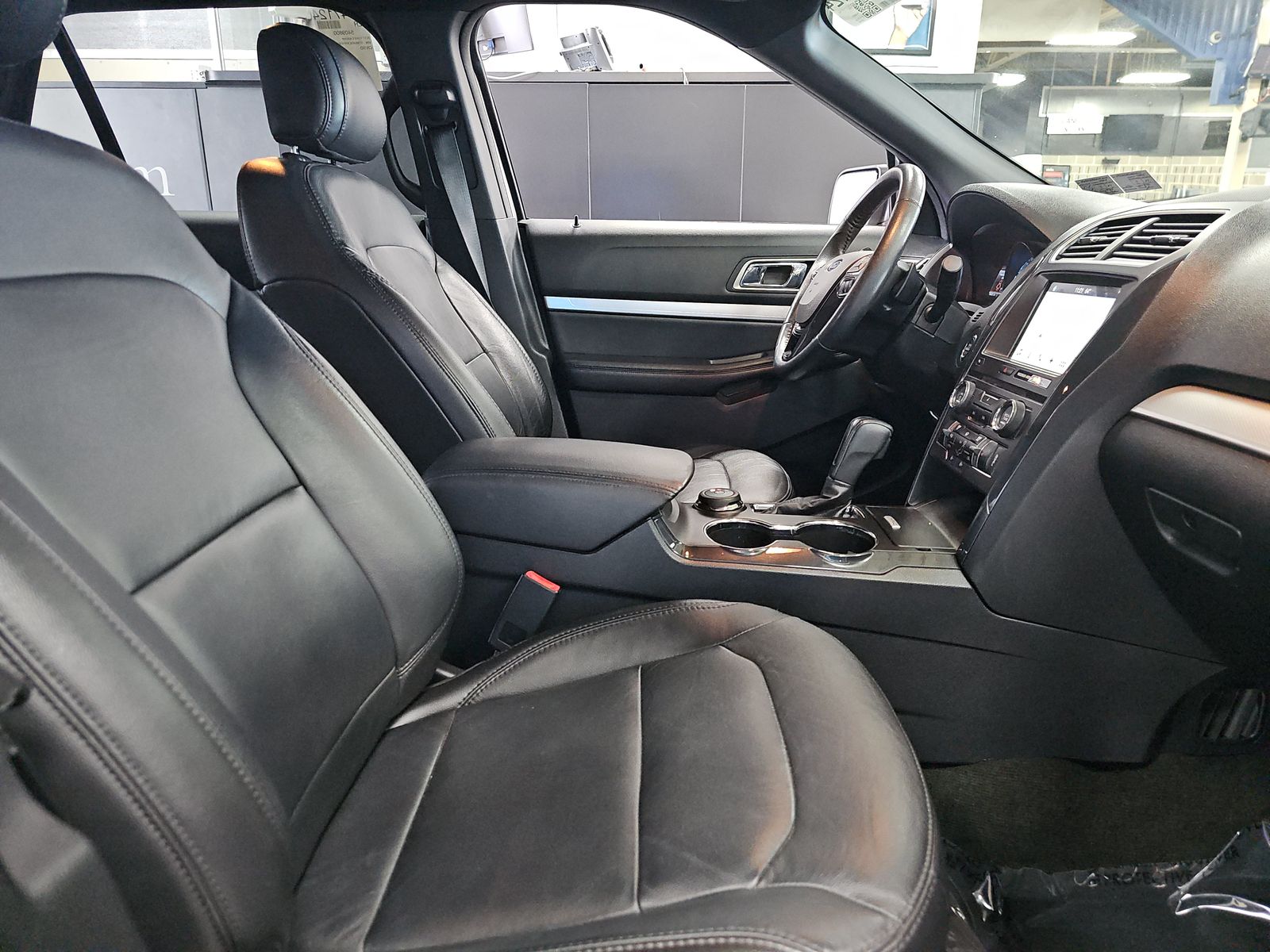 FORD EXPLORER - 9