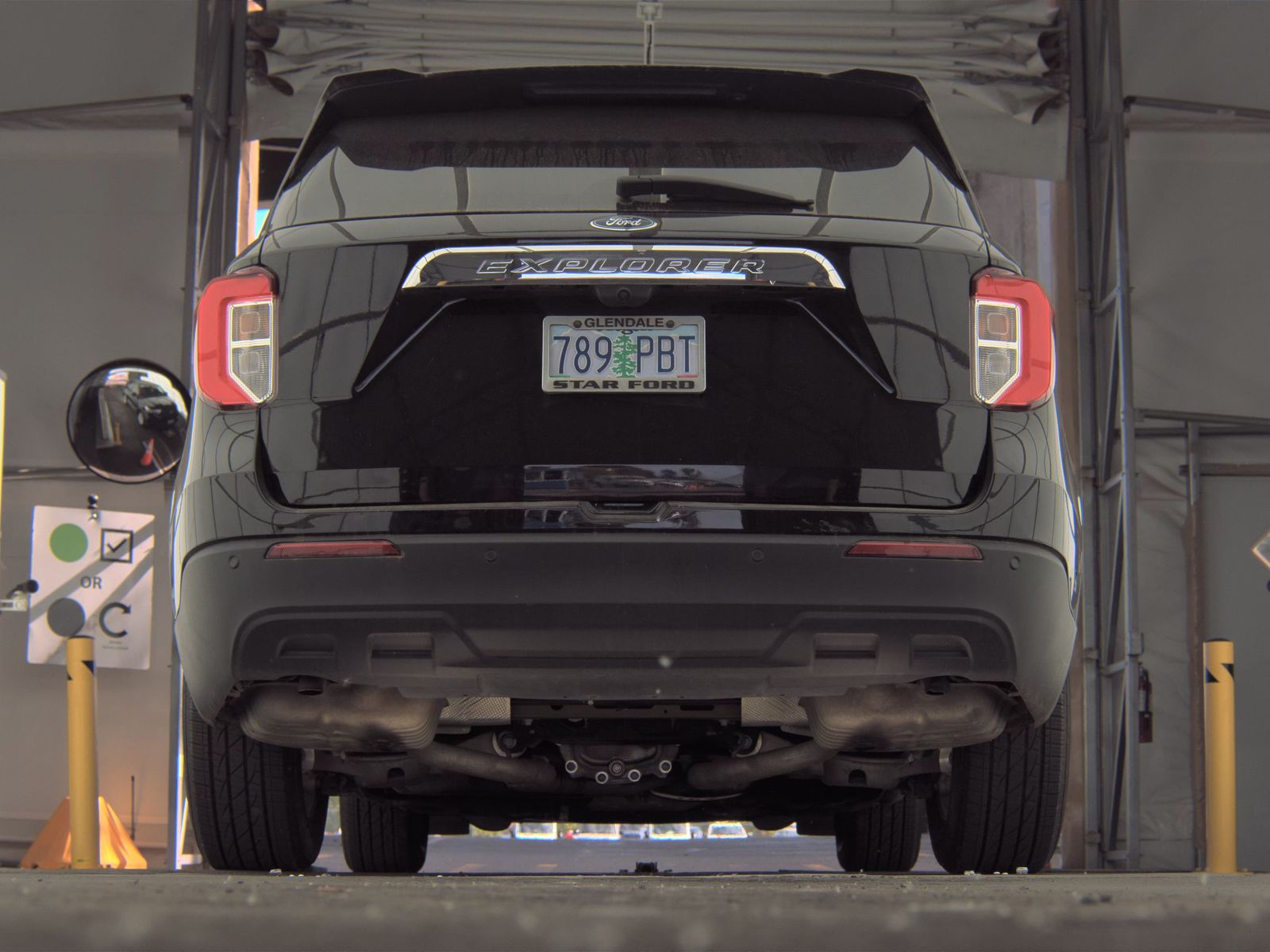 FORD EXPLORER - 8