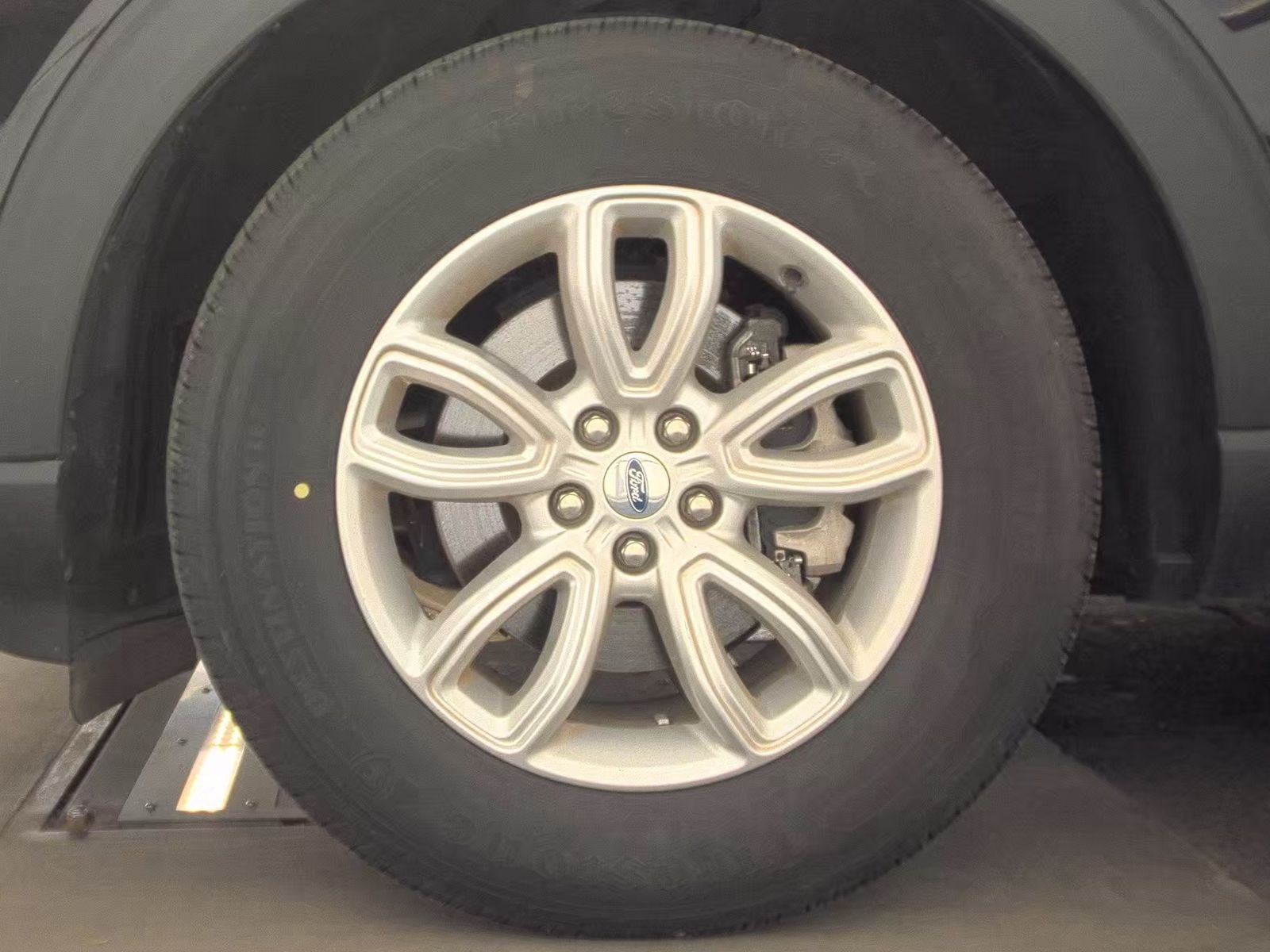 FORD EXPLORER - 10