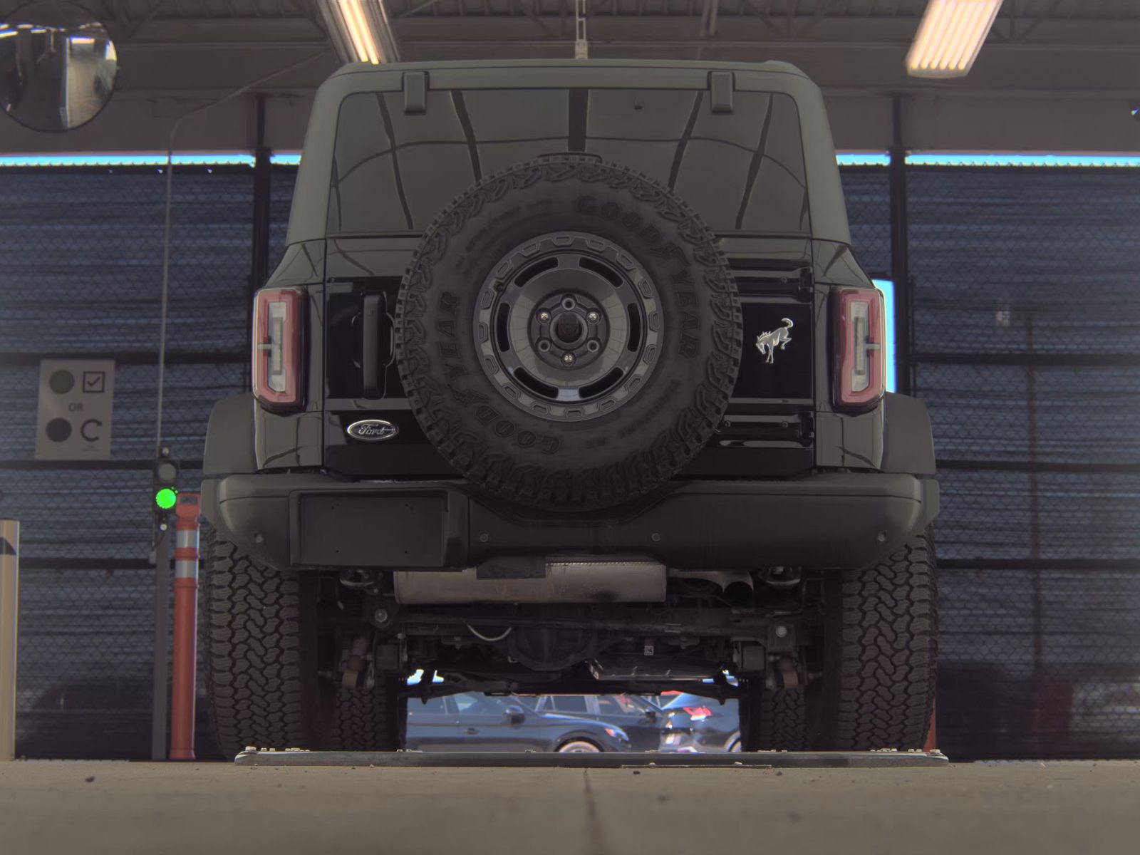 FORD BRONCO - 8