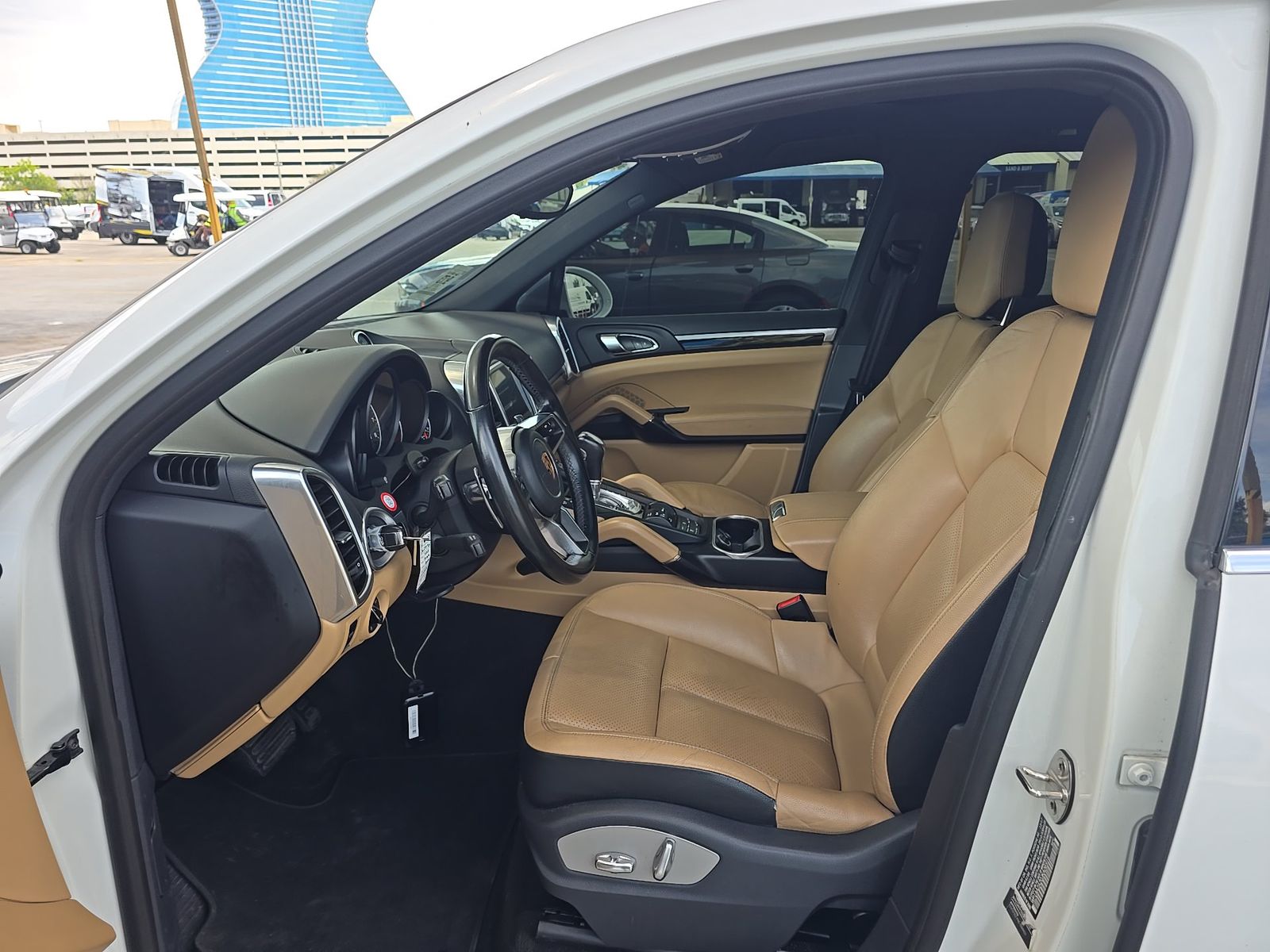 PORSCHE CAYENNE - 8