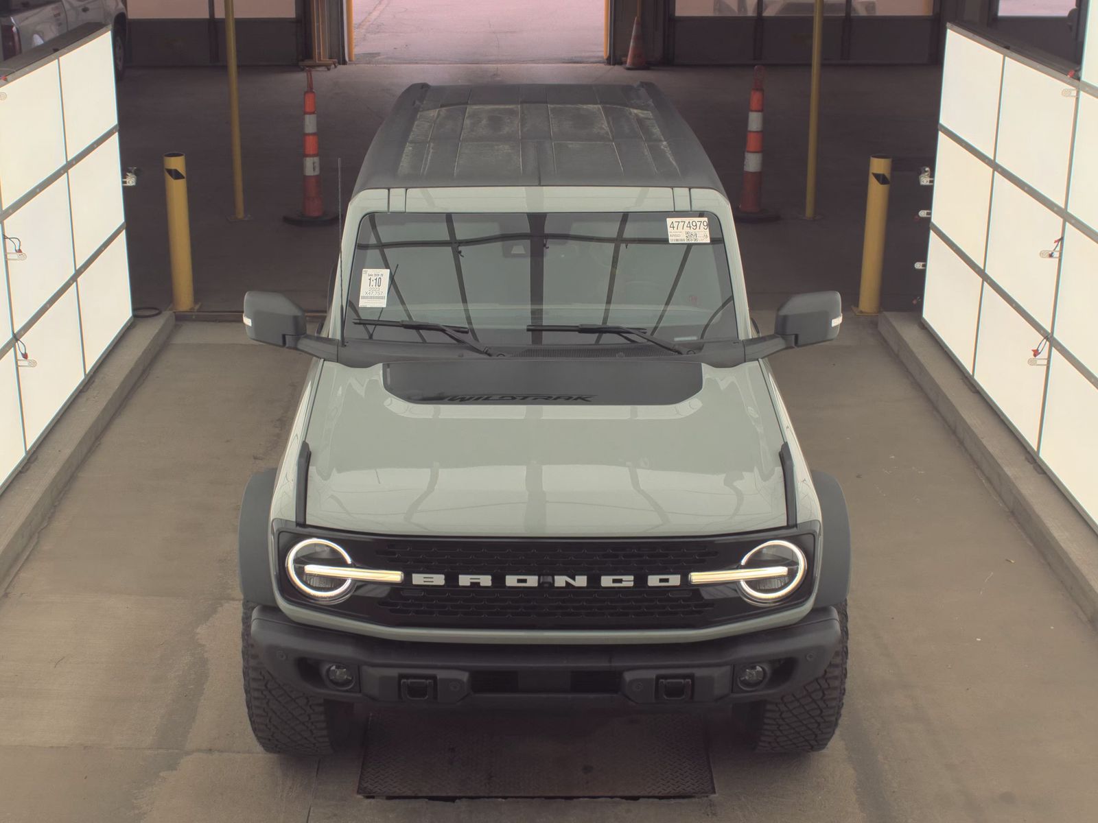 FORD BRONCO - 3