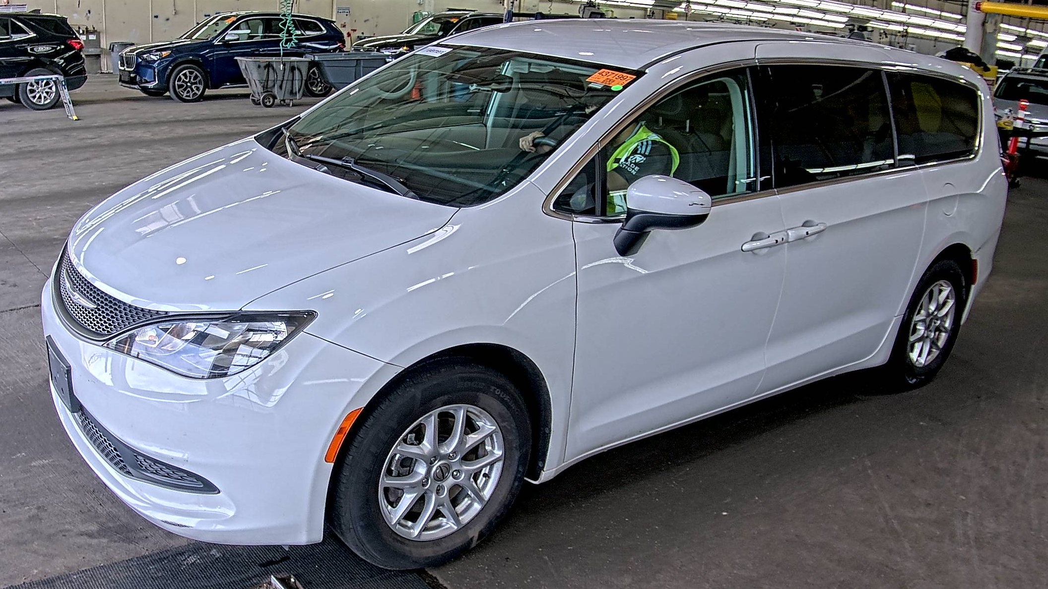 CHRYSLER VOYAGER - 1