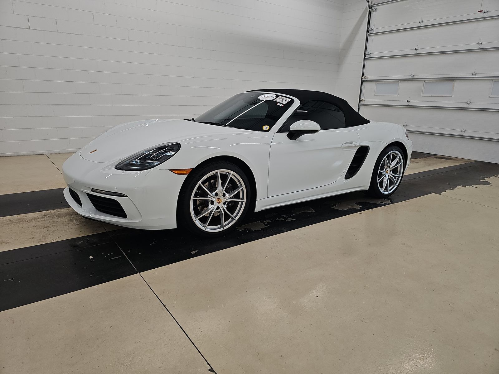 2022 Porsche 718's photo